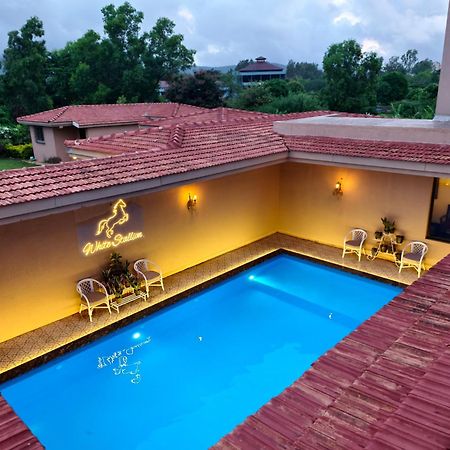 White Stallion Villa Lonavala Luaran gambar